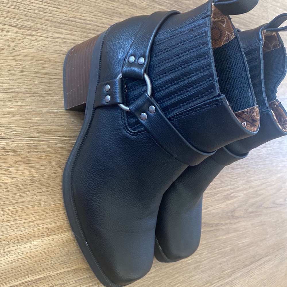 B O C By Born Lowri Stirrup Block Heel Bootie Bla… - image 2